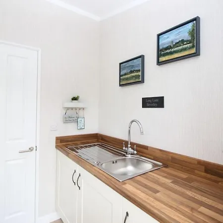 Hollicarrs - Long Lane Gerendaház York