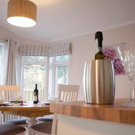 Hollicarrs - Long Lane *