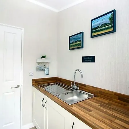 Lodge Hollicarrs - Long Lane York