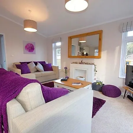 Hollicarrs - Long Lane Lodge