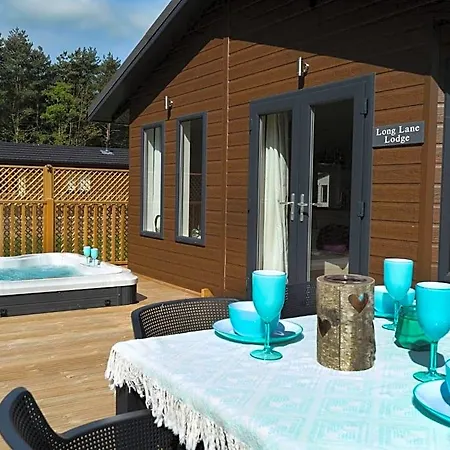 Lodge Hollicarrs - Long Lane *