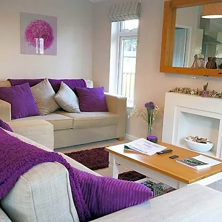 Hollicarrs - Long Lane Lodge *