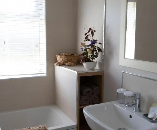 Alojamento de Turismo Selvagem Hollicarrs - Long Lane *