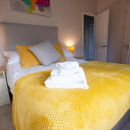 Hollicarrs - Long Lane * York