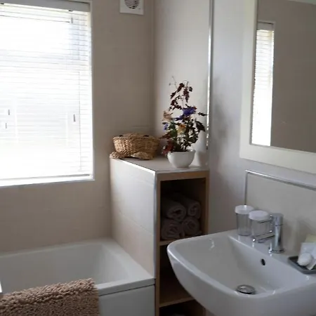 Lodge Hollicarrs - Long Lane *