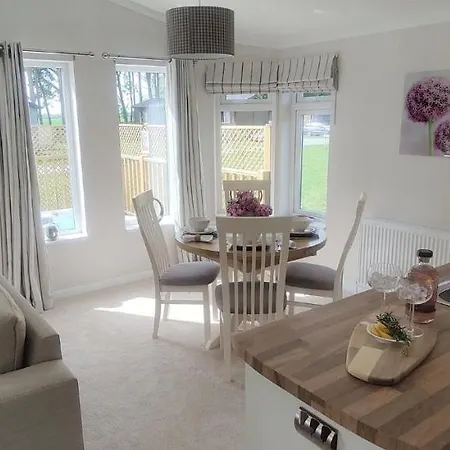 Lodge Hollicarrs - Long Lane York